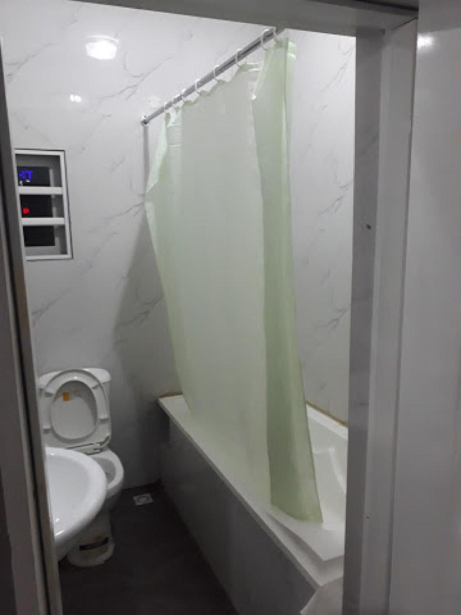 Room In Lodge - All Seasons Hotel-오웨리 외부 사진